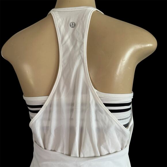 Lululemon Amped Tank Size 4 White/ Black Nimbus Stripe Sports Yoga Built In Bra - Picture 3 of 8